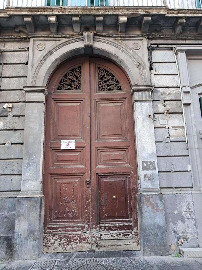 Il Basso Di Gilda Neapel Exteriör bild